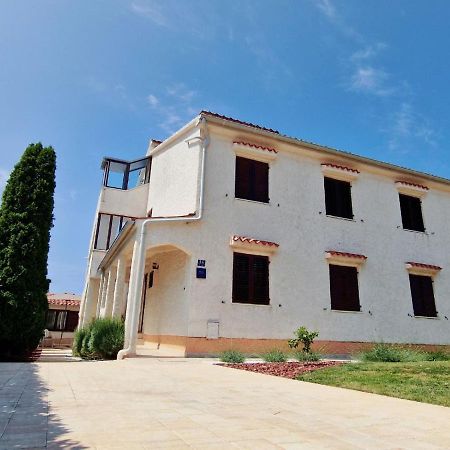 Apartments Regi ميدولين المظهر الخارجي الصورة